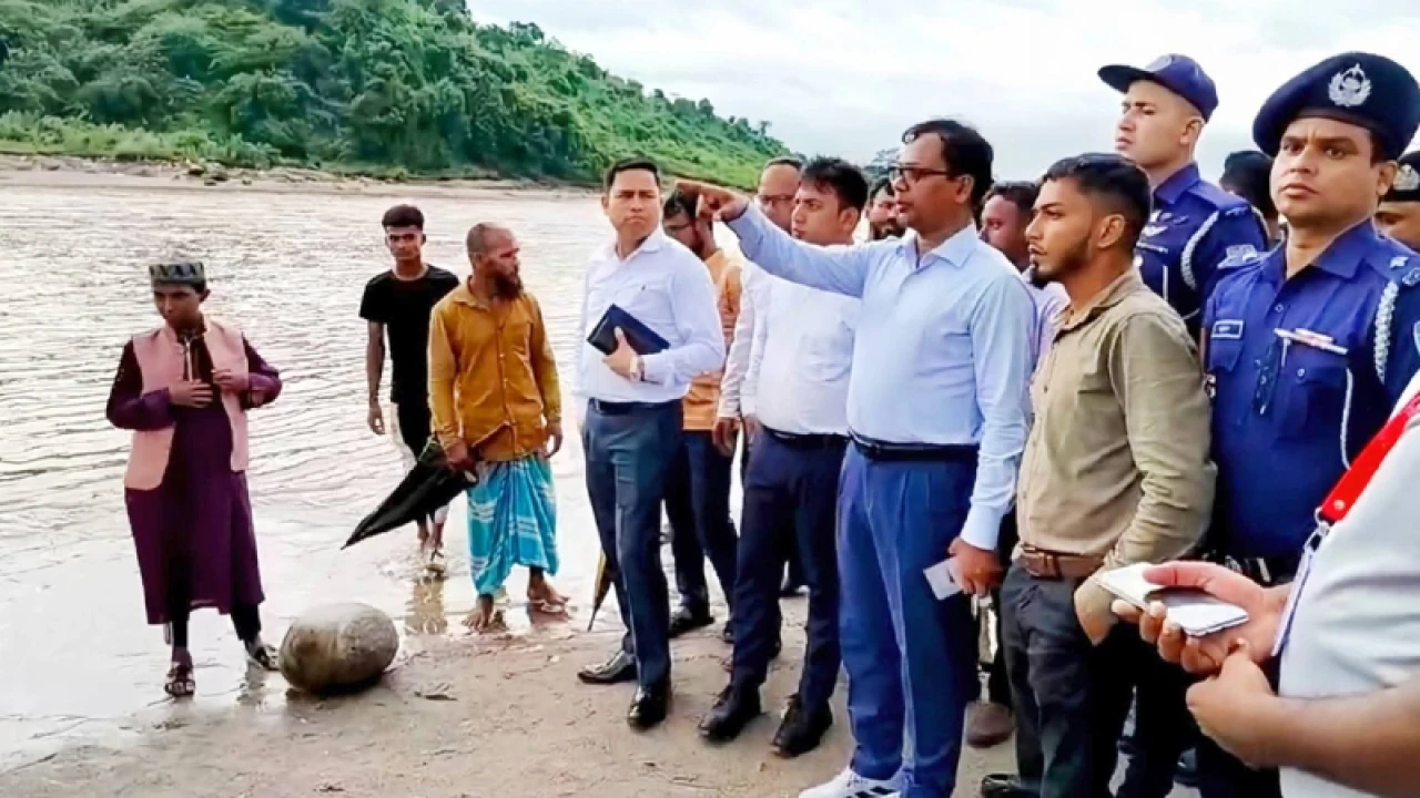 পাথর লুটের তালিকায় ডিসি-এসপি-ইউএনওসহ ৪২ জনের নাম