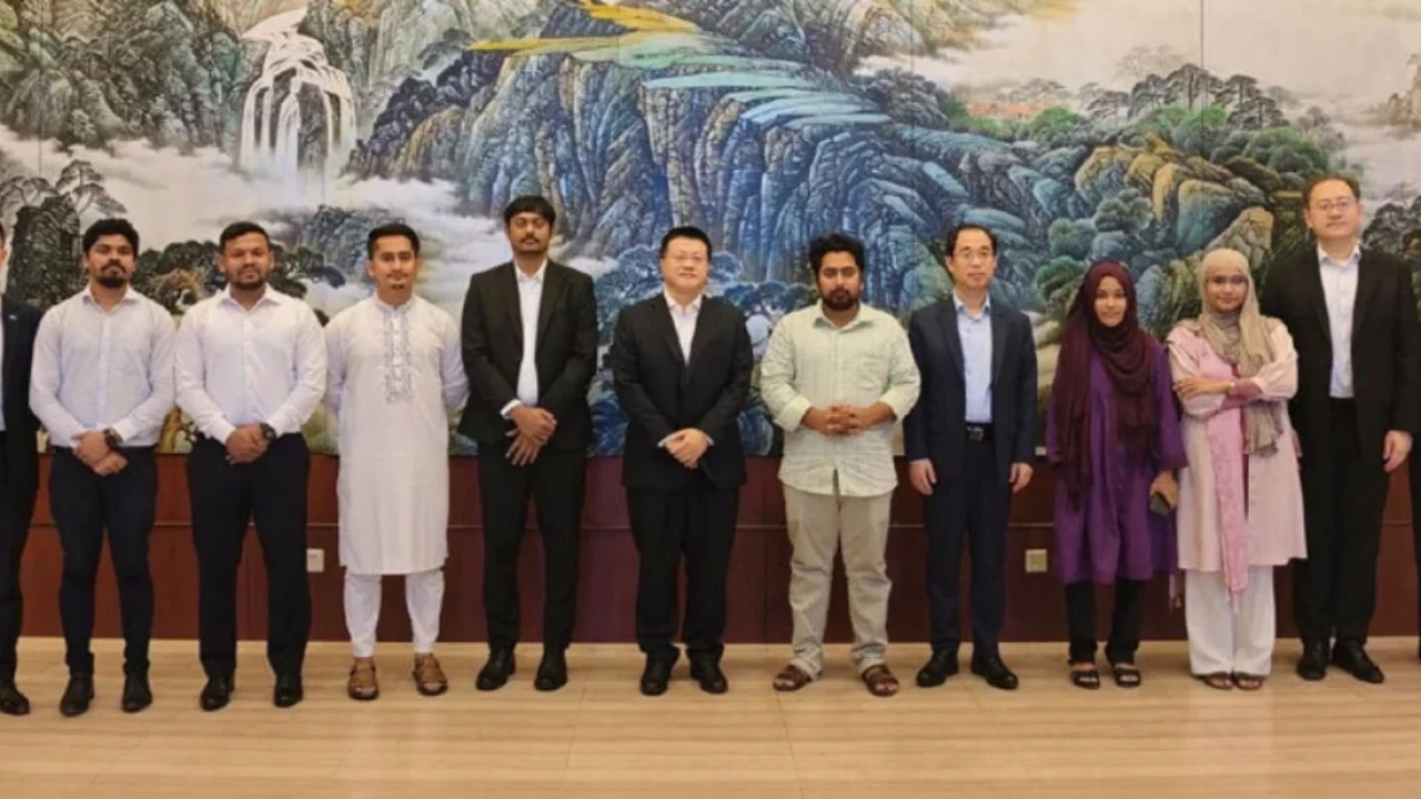 ৮ সদস্যের প্রতিনিধি দল নিয়ে চীন যাচ্ছেন নাহিদ