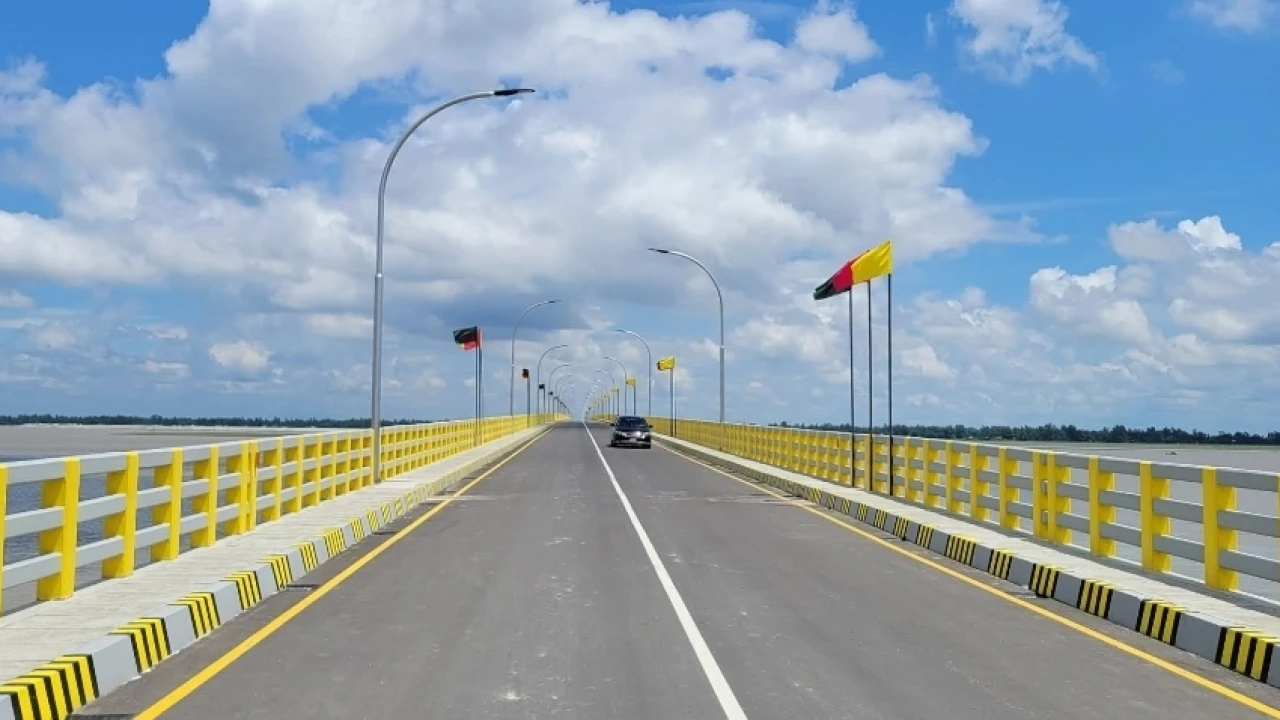 উদ্বোধনের পরদিনই মওলানা ভাসানী সেতুর ল্যাম্পপোস্টের তার চুরি 