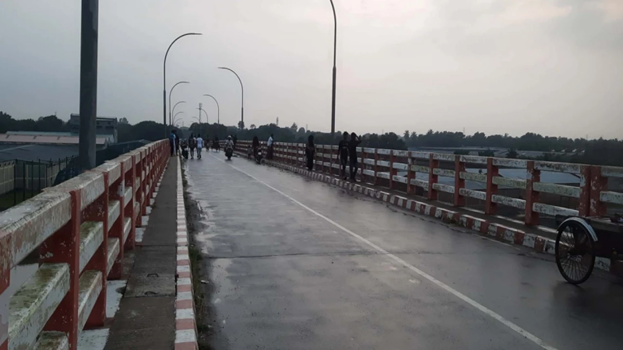 কর্তৃপক্ষের উদাসিনতায় বিদ্যুৎহীন ভৈরব সেতু, বাড়ছে ছিনতাই