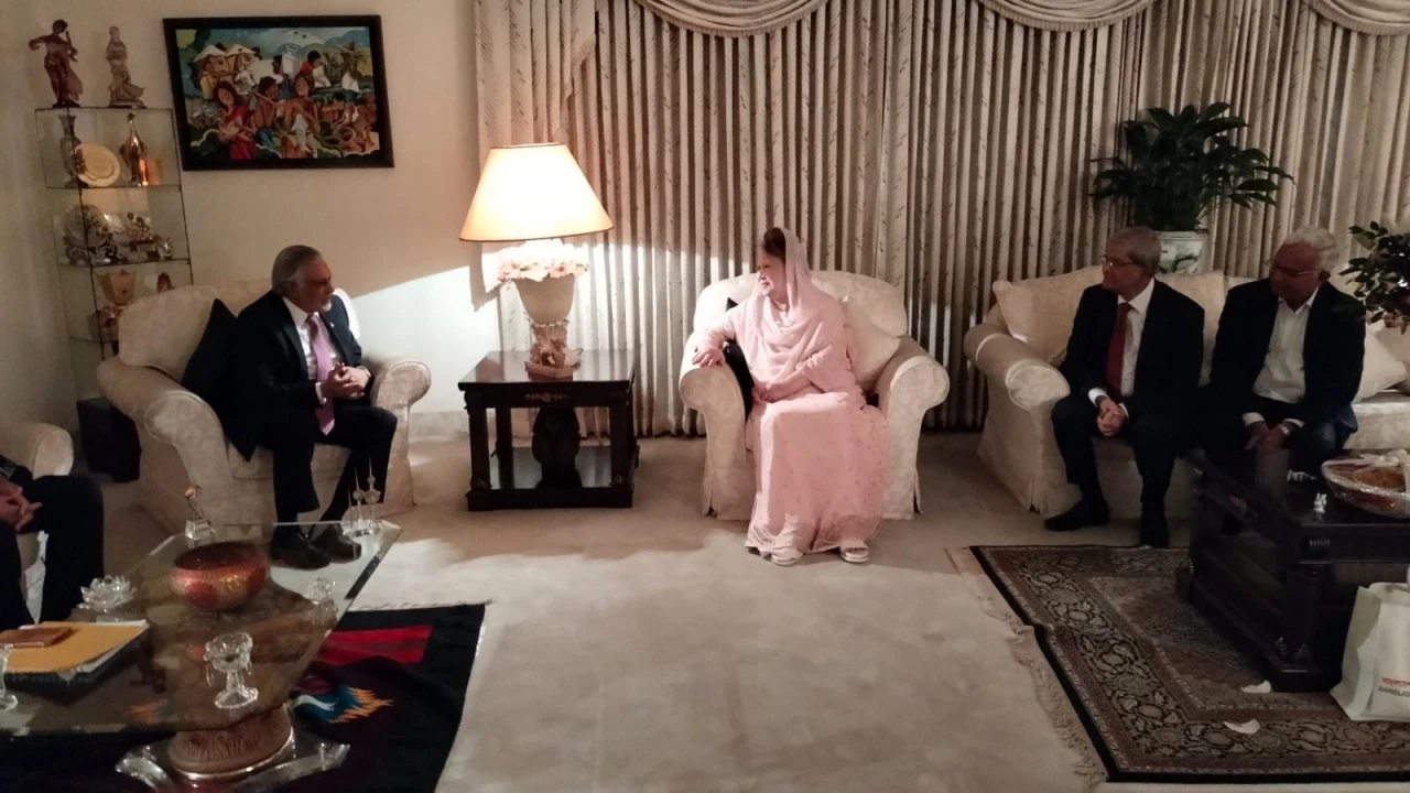 খালেদা জিয়ার বাসায় পাকিস্তানের পররাষ্ট্রমন্ত্রী