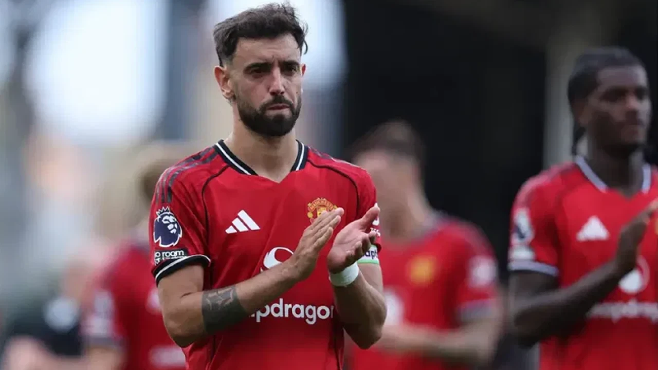 দ্বিতীয় ম্যাচেও হতাশ ম্যানইউ