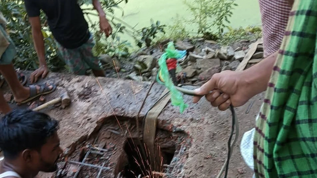 পটিয়ায় সেপটিক ট্যাংকে নেমে ২ শ্রমিকের মৃত্যু