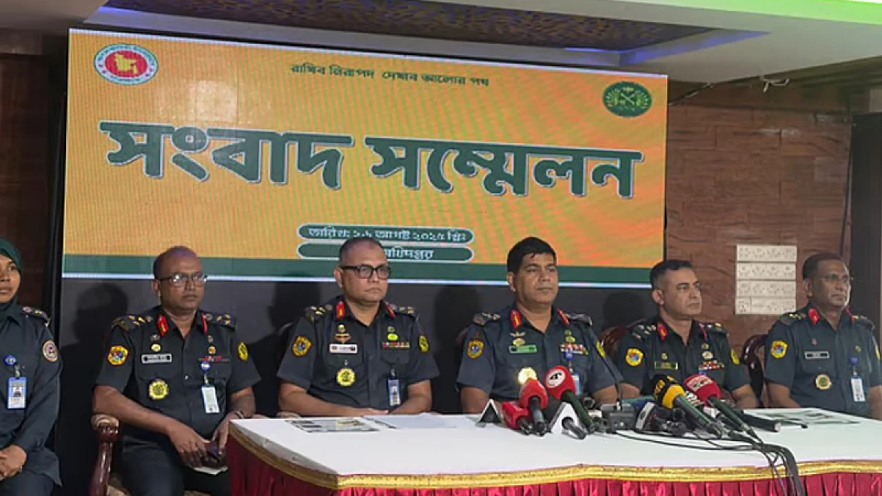 কারাগারের ৭০০ বন্দী এখনো পলাতক