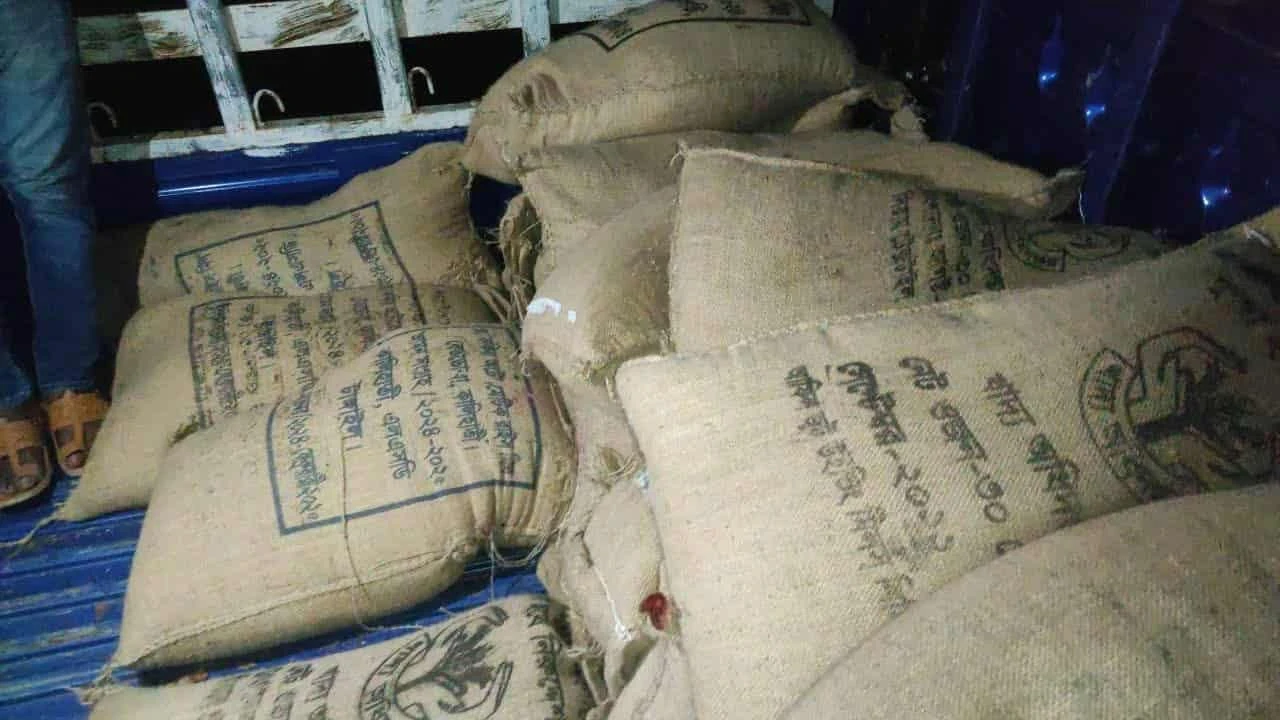 যৌথবাহিনীর অভিযানে খাদ্যবান্ধব কর্মসূচির ৩ টন চাল উদ্ধার