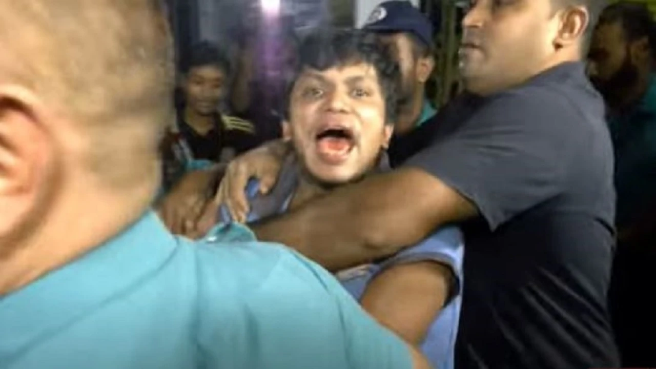 রুমমেটকে ছুরিকাঘাতের অভিযোগ, ভিপি প্রার্থীকে পুলিশে সোপর্দ