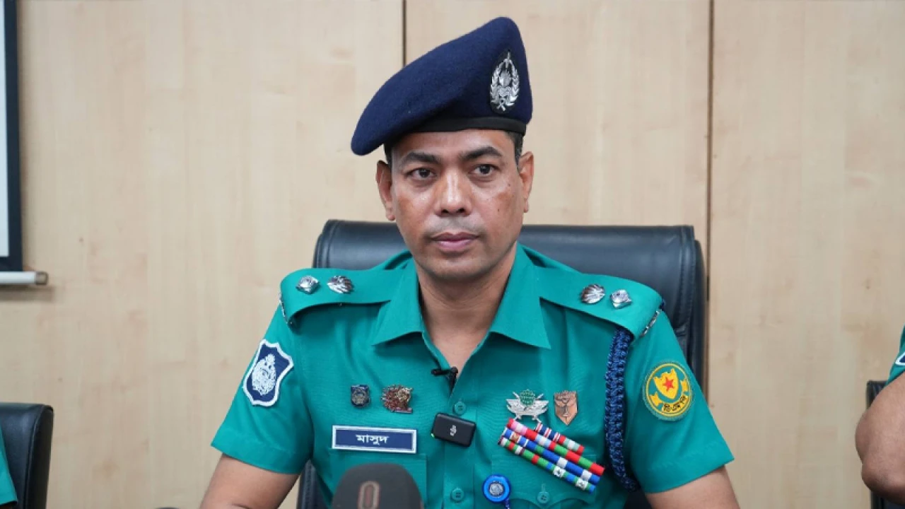 ডিসি মাসুদকে বহিষ্কারের দাবি শিক্ষার্থীদের