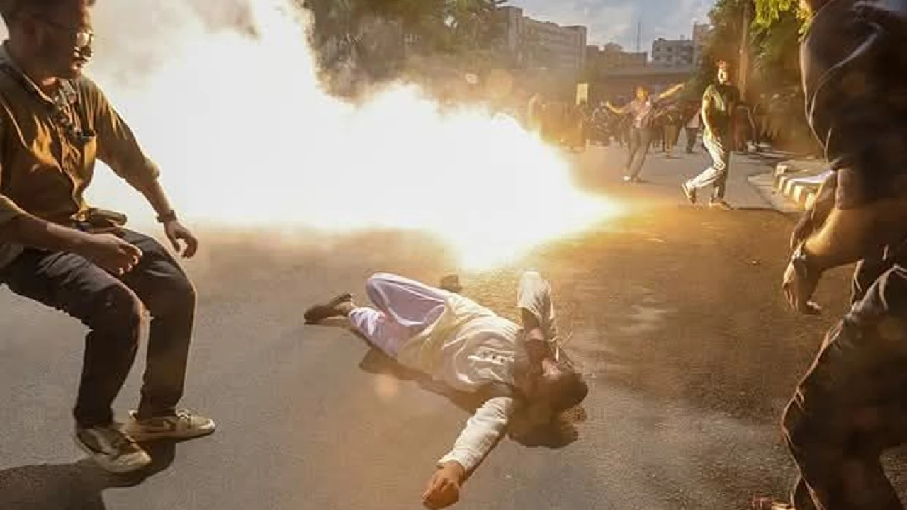 শিক্ষার্থীদের ওপর পুলিশের হামলার প্রতিবাদ জানাল বুয়েট