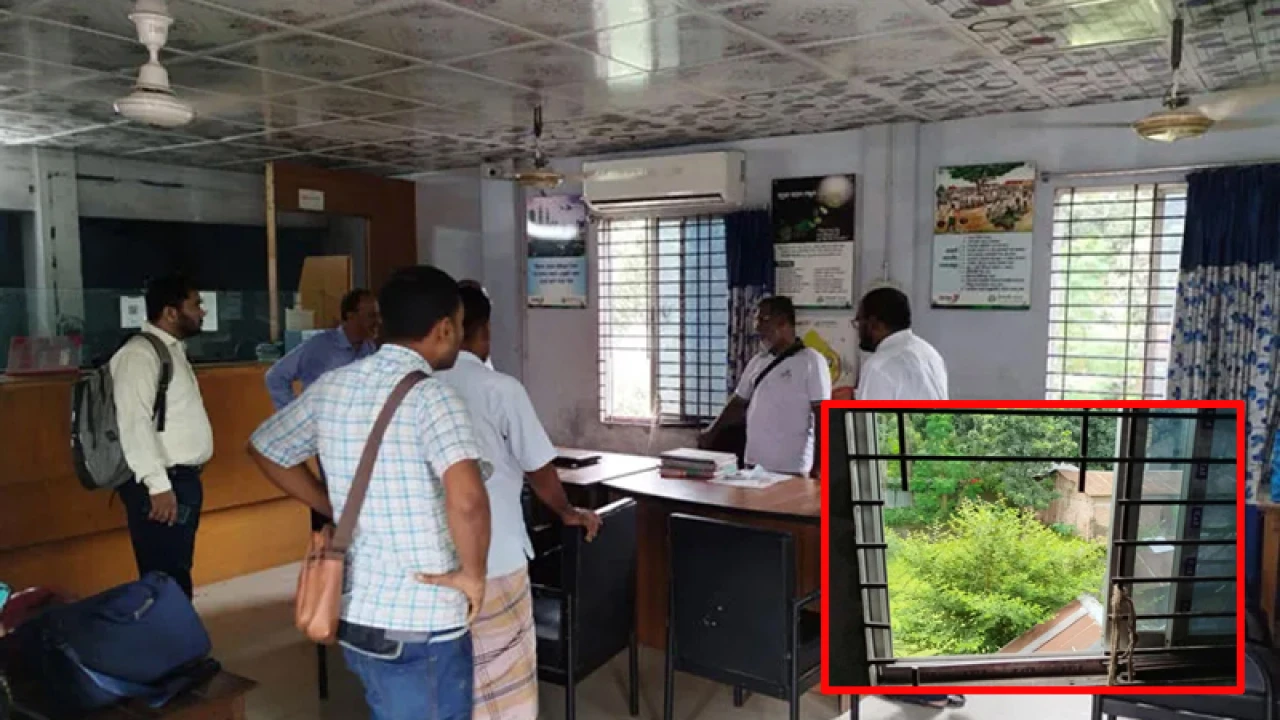 এজেন্ট ব্যাংকের ভল্ট ভেঙে টাকা লুট