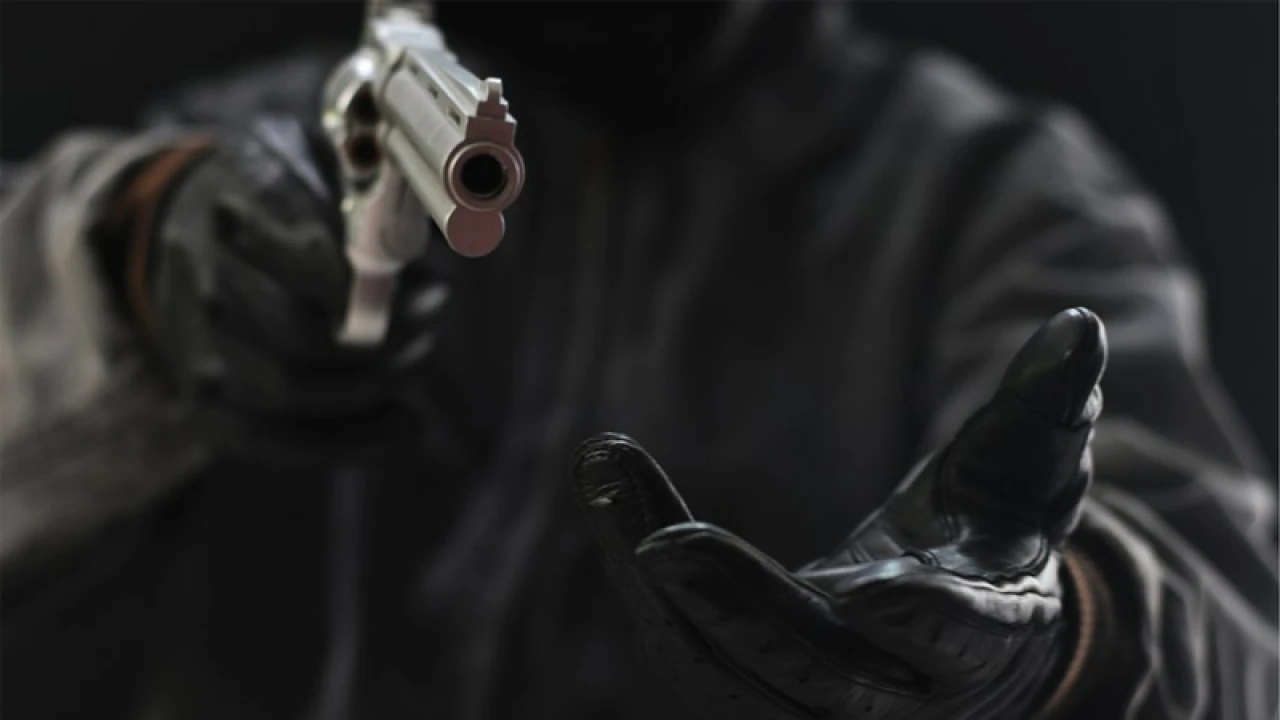 দুই বিশ্বকাপ খেলা ক্রিকেটার ডাকাতি করতে গিয়ে আটক