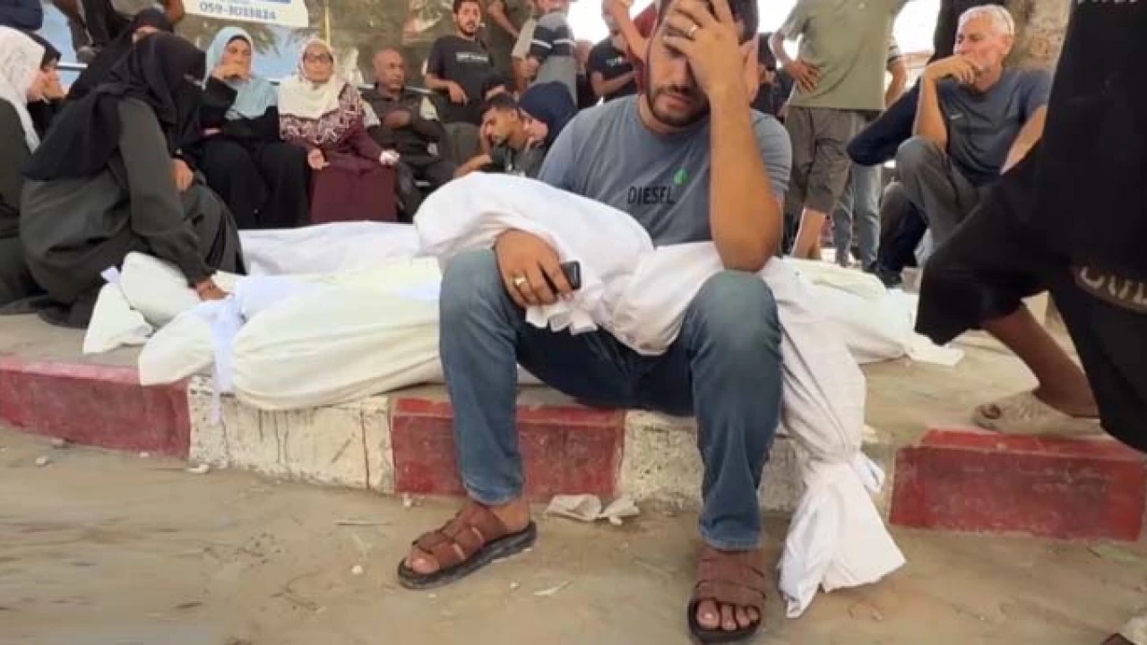 গাজায় ইসরায়েলের তীব্র হামলা, নিহত ৭৭ 