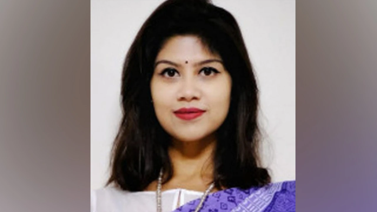 ৩৮ লাখ টাকা ঘুষ নেওয়ার অভিযোগে এনবিআরের সহকারী কমিশনার মিতু বরখাস্ত