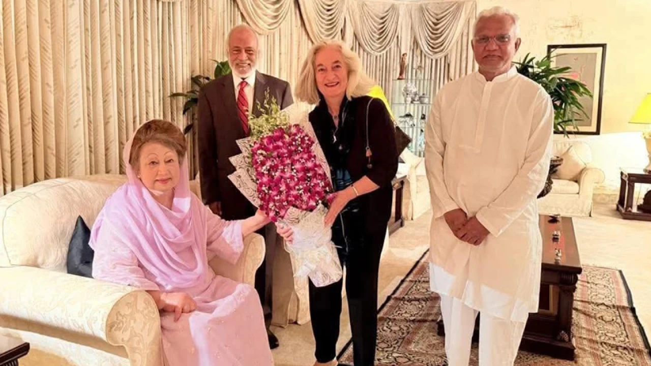 খালেদা জিয়ার সঙ্গে ফ্রান্সের রাষ্ট্রদূতের বিদায়ী সাক্ষাৎ