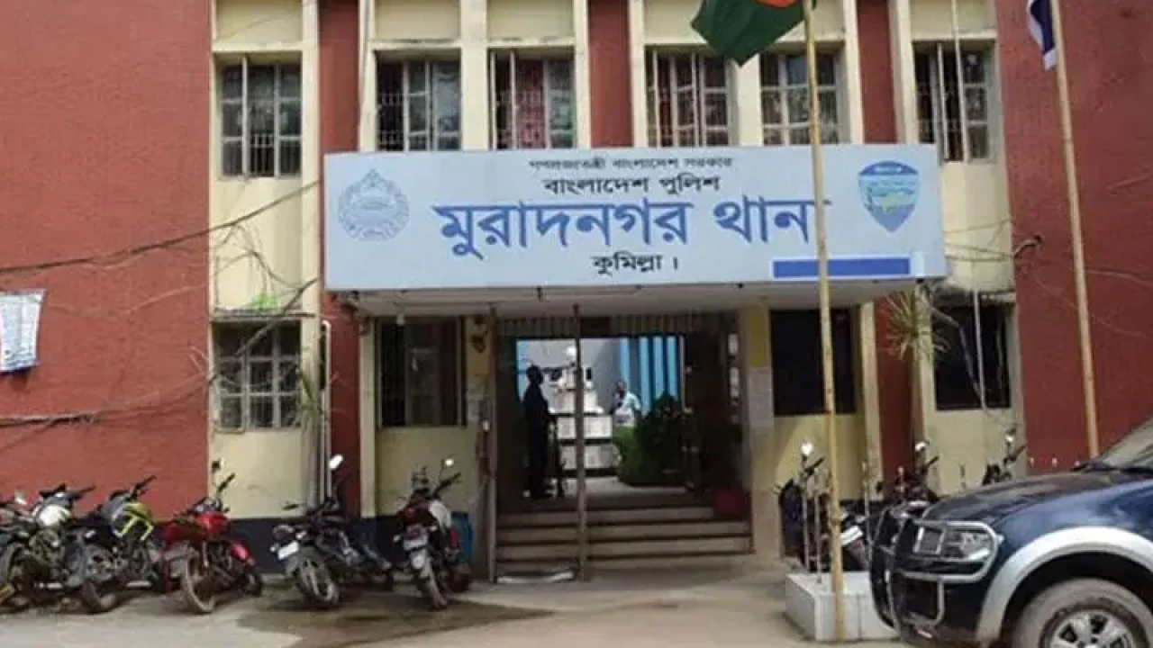 বিয়ে দাবিতে অনশন, কলেজছাত্রীকে পেটালো ফাহিমের পরিবার