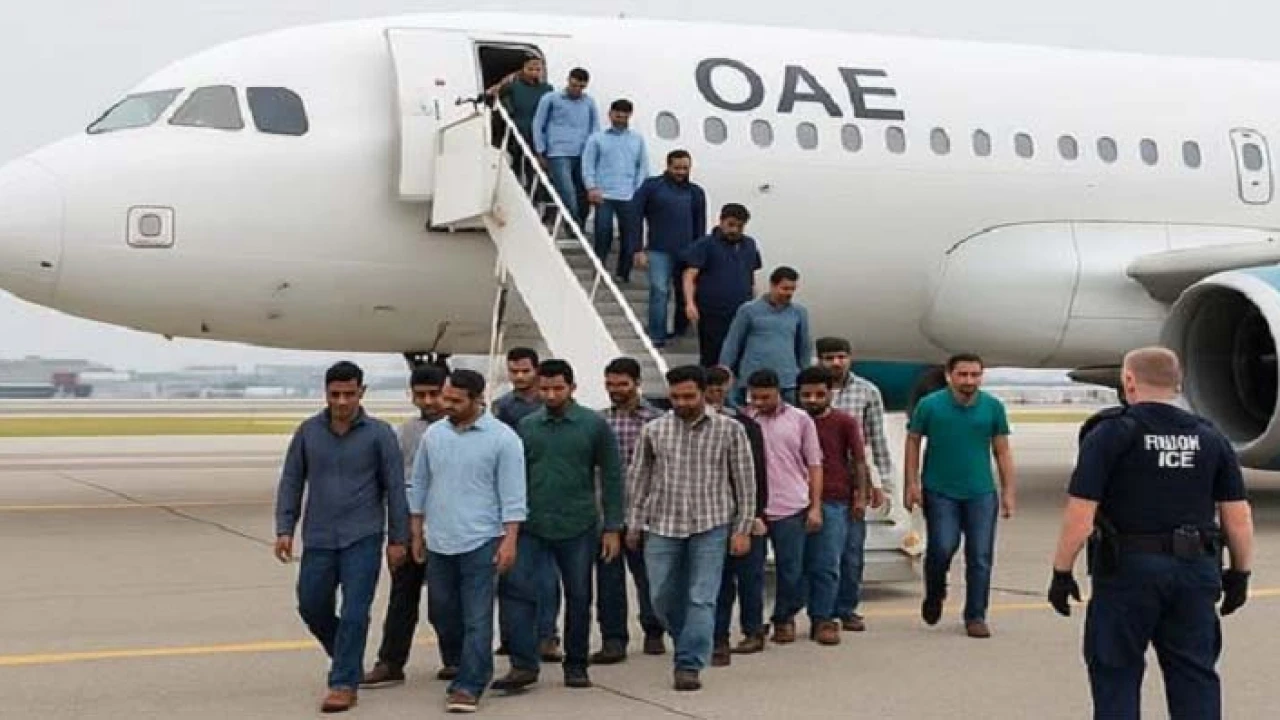 যুক্তরাষ্ট্র থেকে ফেরত পাঠানো হলো আরও ৩০ বাংলাদেশিকে