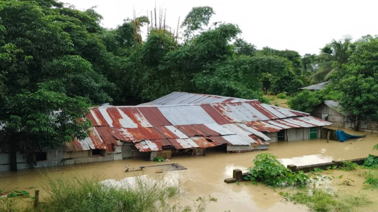 হঠাৎ পাহাড়ি ঢলে খাগড়াছড়ির নিম্নাঞ্চল প্লাবিত