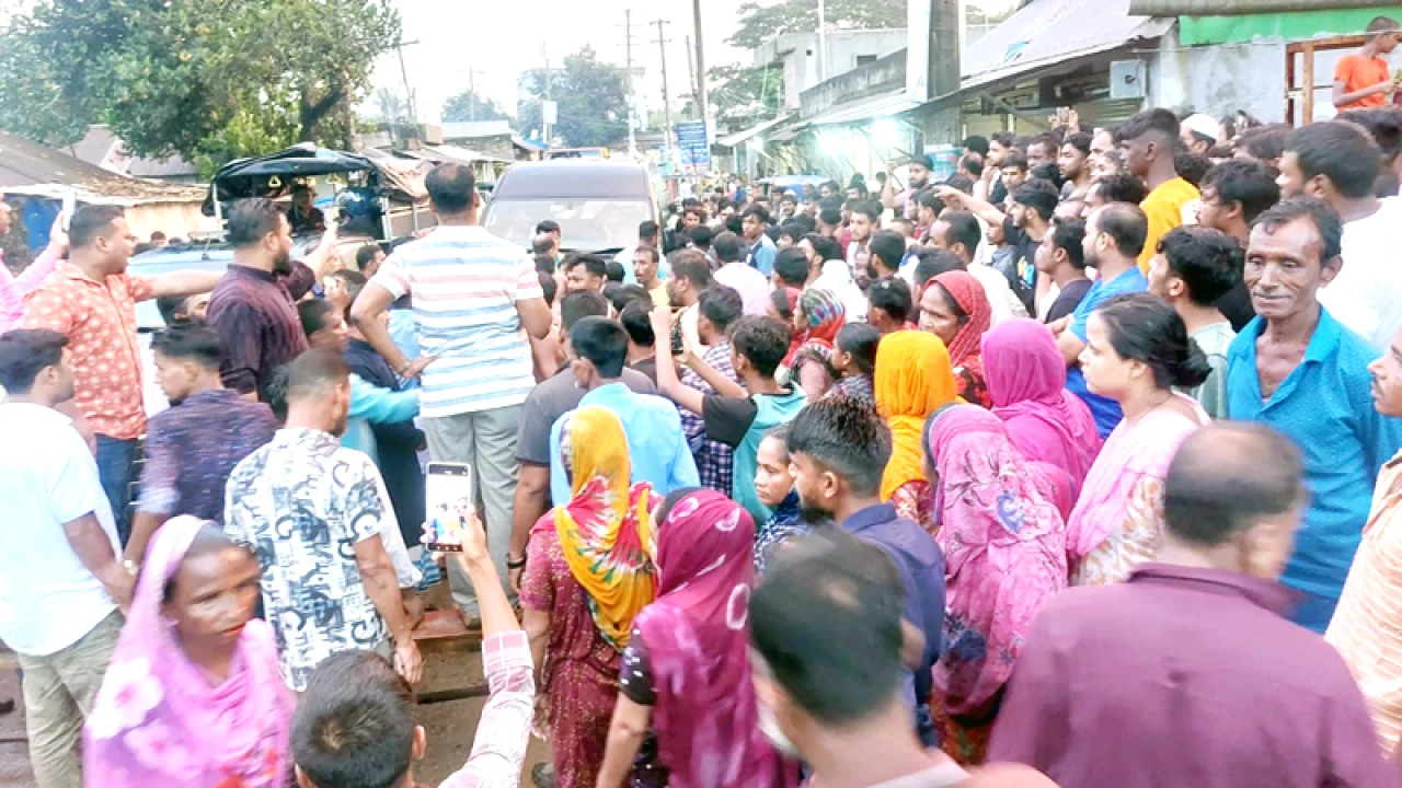 ‘অস্ত্র উদ্ধারে’ গিয়ে অবরুদ্ধ র‌্যাব, ৩ ঘণ্টা পর উদ্ধার করল সেনাবাহিনী