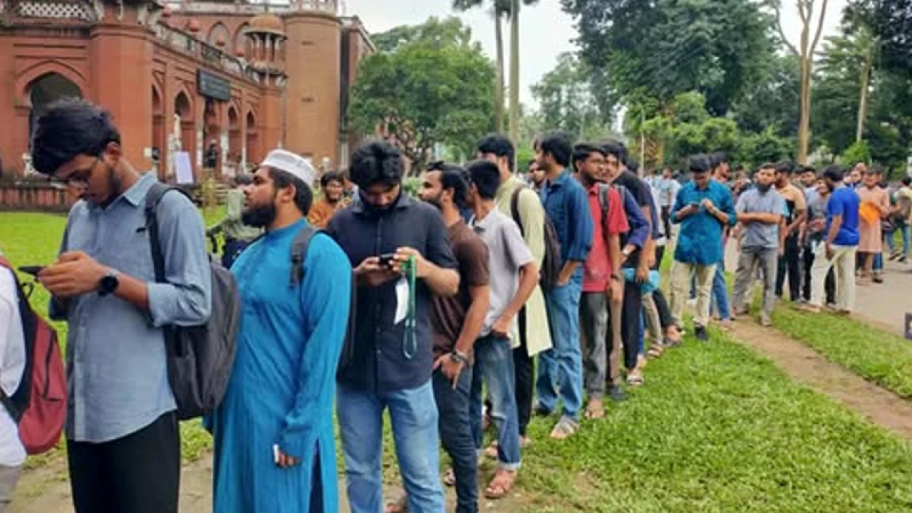 প্রত্যেক ভোটারের ভোট দিতে সময় লাগছে ৬-৭ মিনিট 