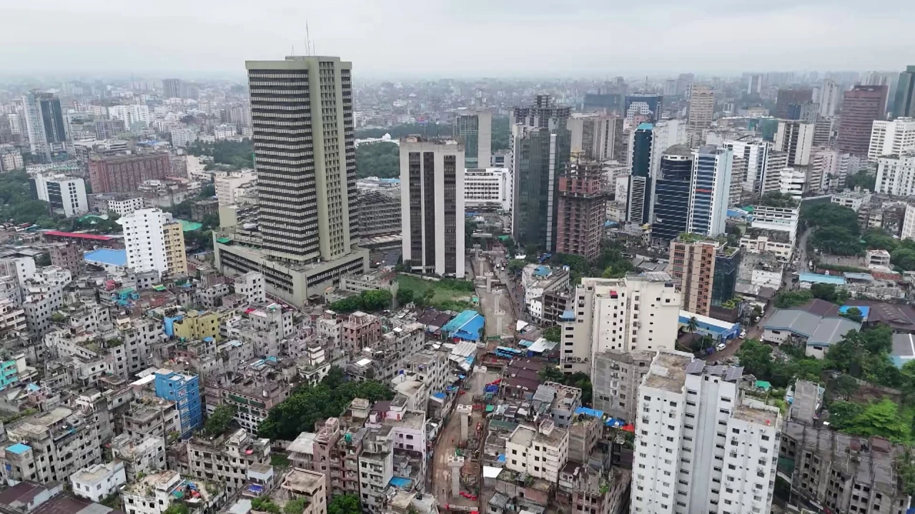 সাতসকালে ঢাকার বায়ুদূষণের কী পরিস্থিতি?