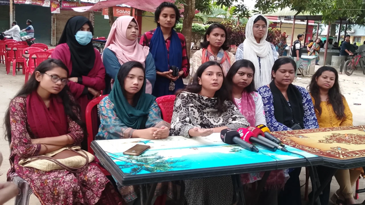 ৭ দফা দাবি রাবি একাংশ নারী প্রার্থীর