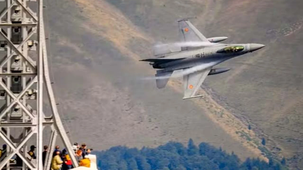 ইউক্রেন সীমান্তে যুদ্ধবিমান মোতায়েন করল রোমানিয়া ও পোল্যান্ড