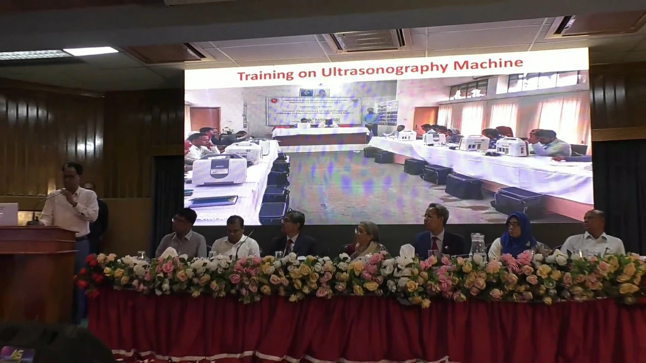 প্রাণিসম্পদ উপদেষ্টার অনুষ্ঠানে স্ক্রিনে ভেসে উঠল শেখ মুজিব ও হাসিনার ছবি