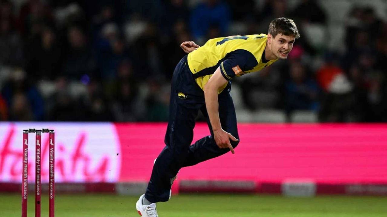 ইংল্যান্ড দলে সাকিবের বদলি কারি