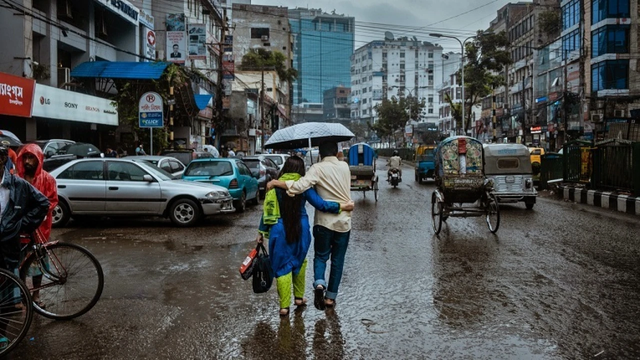 ঢাকার আকাশ আজও মেঘলা, বজ্রবৃষ্টির আভাস