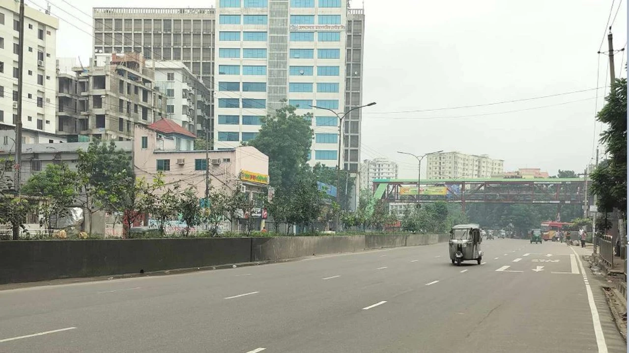 দূষণের শীর্ষে লাহোর, ঢাকার কী অবস্থা?