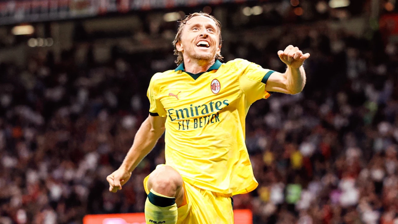 এসি মিলানে মদ্রিচের গোল উদ্বোধন