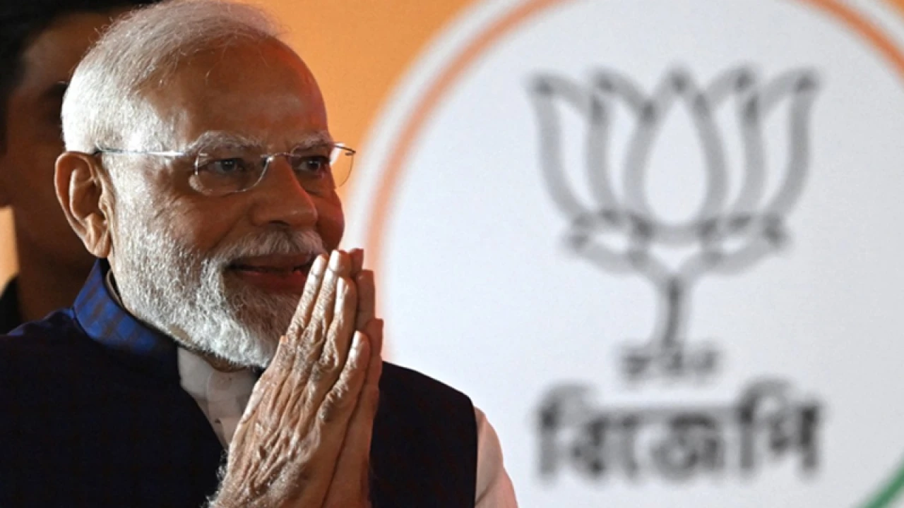 হঠাৎ কেন কলকাতায় মোদি