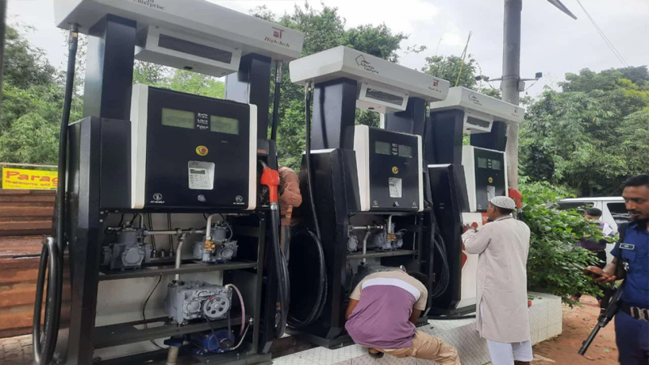 তিন ফিলিং স্টেশনের ৮টি ডিসপেন্সিং ইউনিট জব্দ