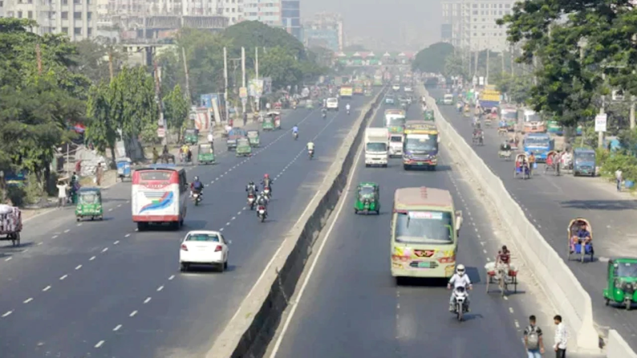 ঢাকার রাস্তায় গতি বেড়েছে