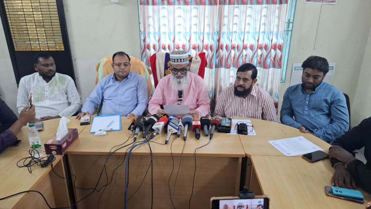 চাঁপাইনবাবগঞ্জের স্থলবন্দরে পেঁয়াজ আমদানিতে সিন্ডিকেটের আশঙ্কা