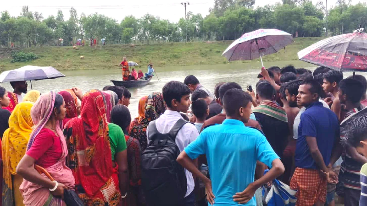 নদীতে মিলল শিক্ষিকার মরদেহ