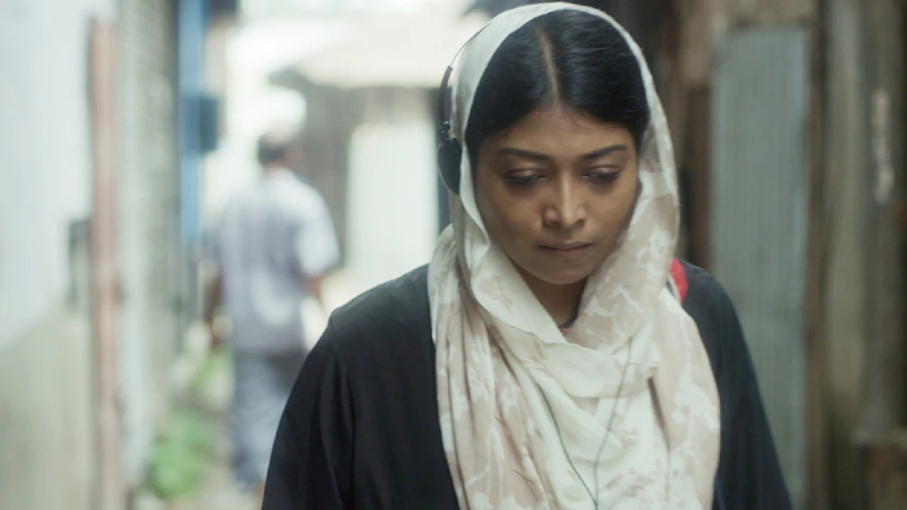 এবার দেশের হলে ‘বাড়ির নাম শাহানা’