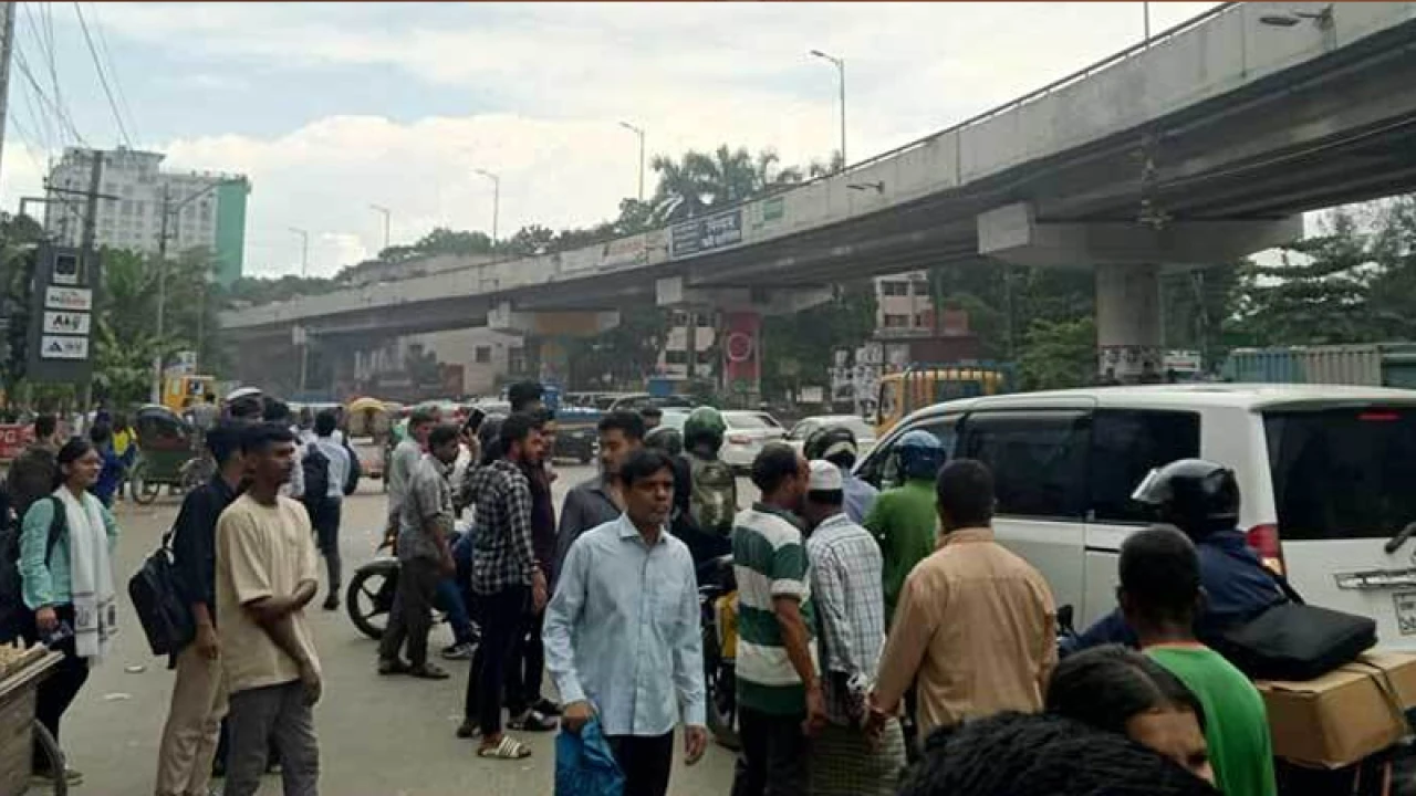 সাতরাস্তায় অবরোধ প্রত্যাহার, তবে অবস্থান চলবে