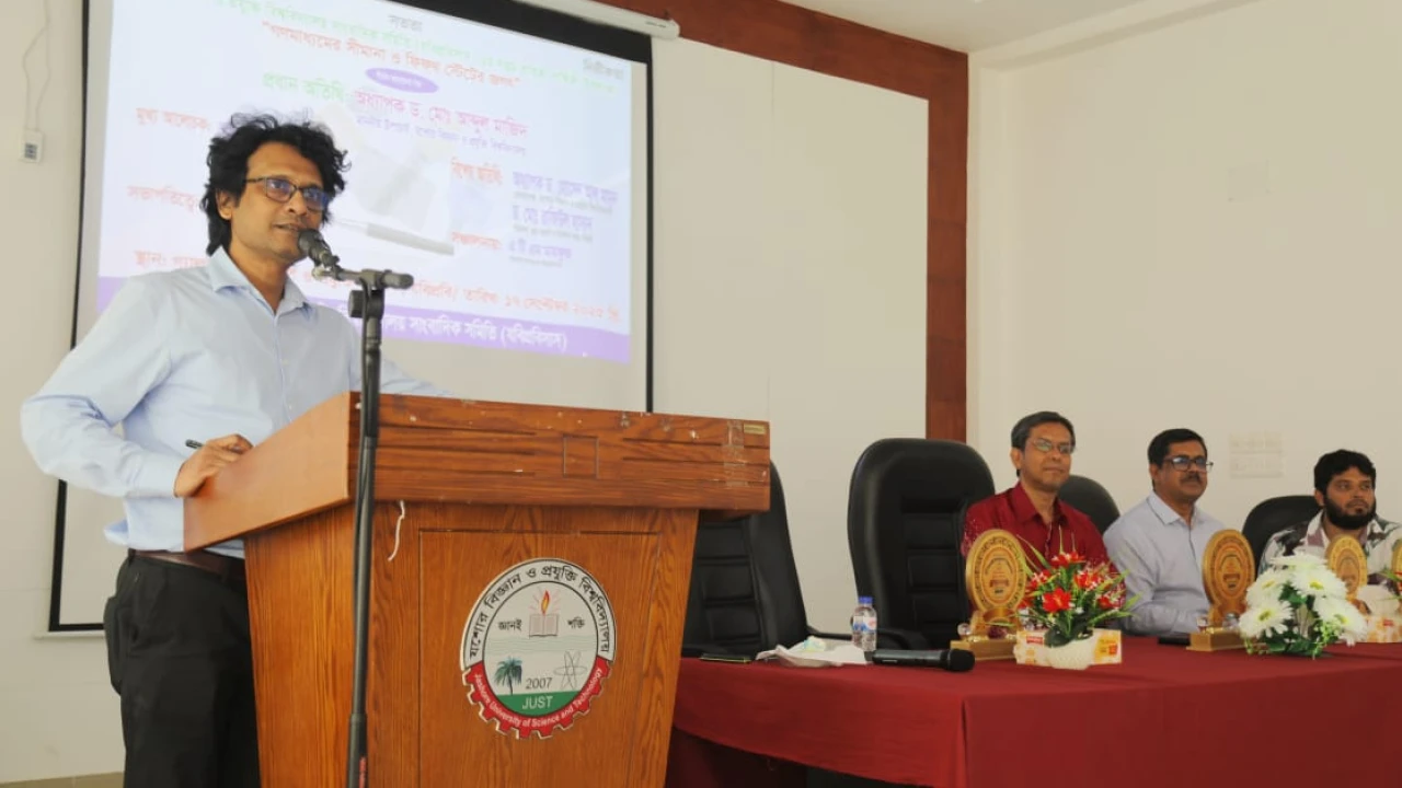 শেখ হাসিনা তরুণদের শরীরে ফ্যাসিবাদ বিরোধী ভ্যাকসিন দিয়ে গেছেন: ফারুক ওয়াসিফ 