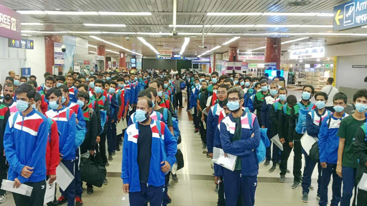 লিবিয়ার বন্দিশালা থেকে ফিরলেন ১৭৬ বাংলাদেশি