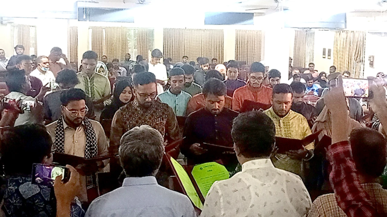 শপথ নিলেন জাকসু ও হল সংসদে নির্বাচিতরা