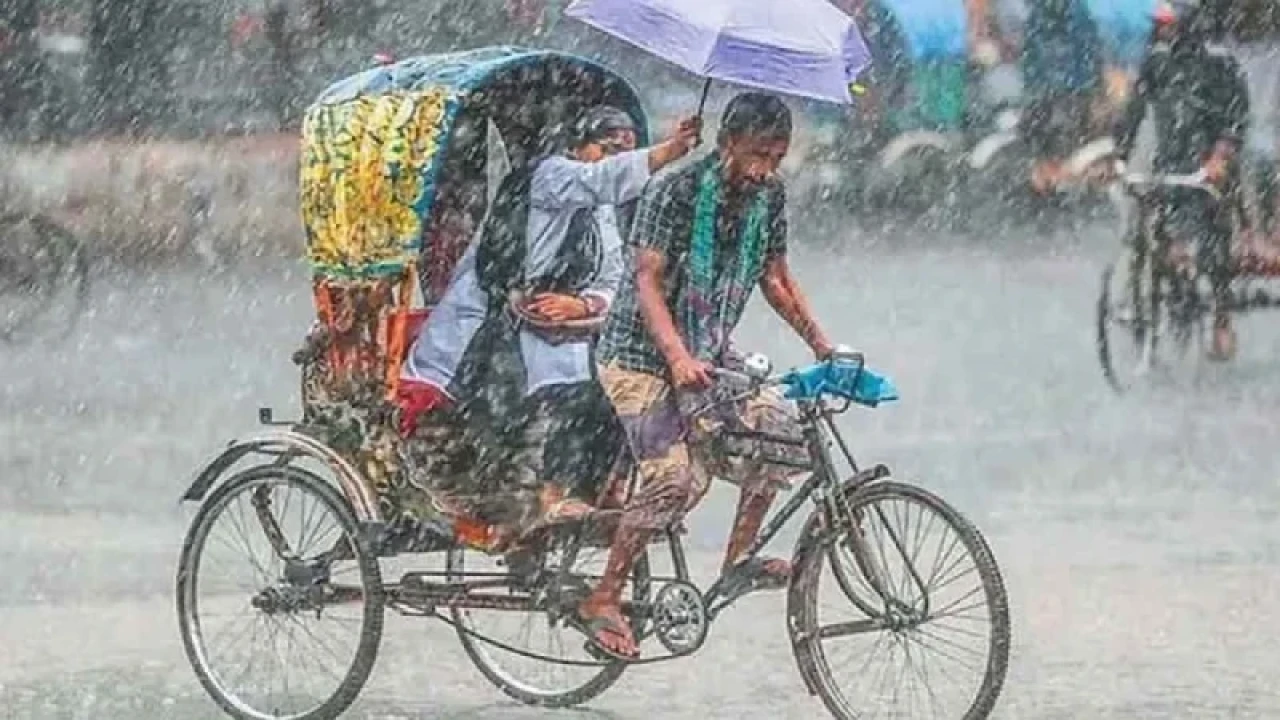 সারাদেশে বজ্রসহ বৃষ্টি হতে পারে 