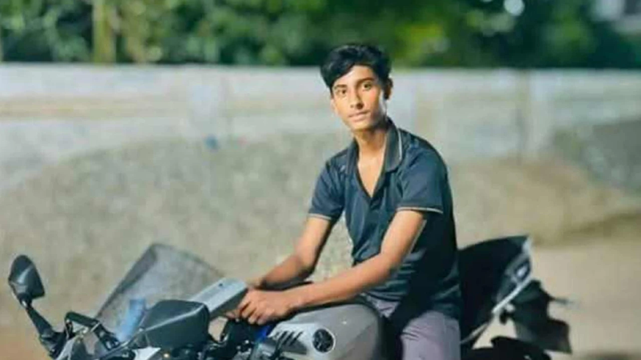 বগুড়ায় মোটরসাইকেল নিয়ন্ত্রণ হারিয়ে স্কুলছাত্র নিহত