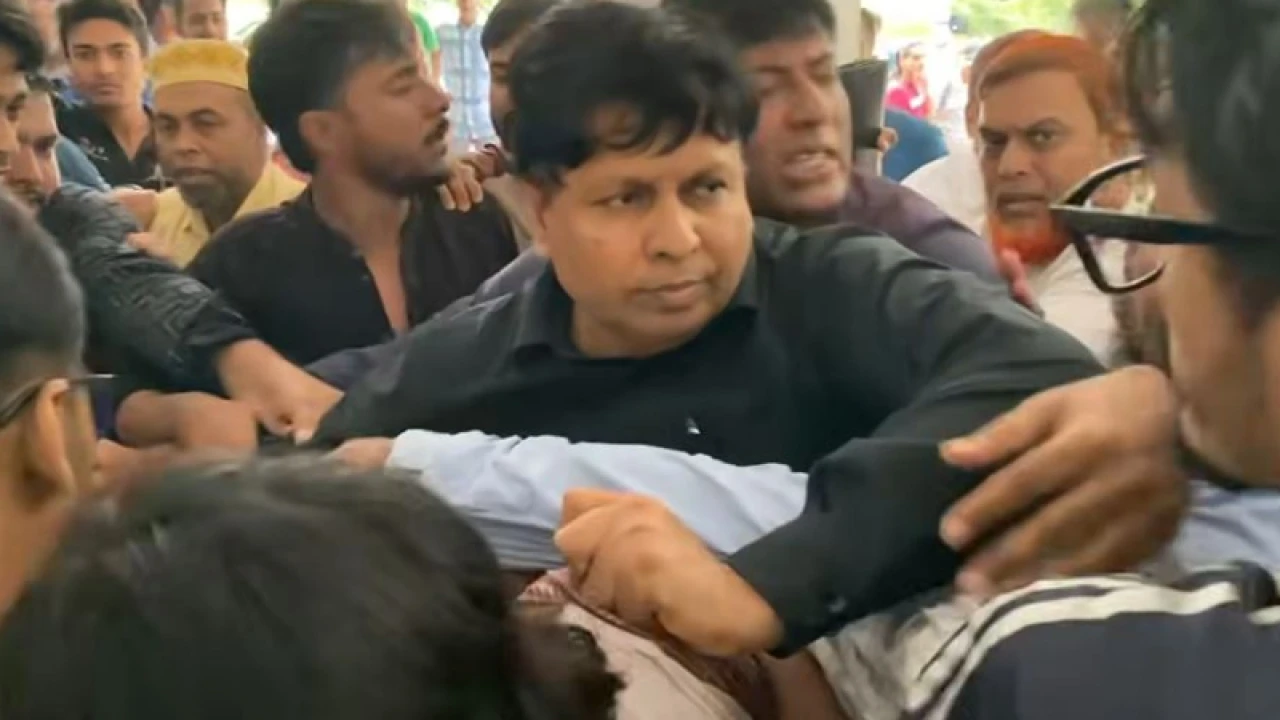 রাবি শিক্ষকদের হেনস্তা, অন্তর্বর্তী সরকারের কাছে তদন্তের দাবি 