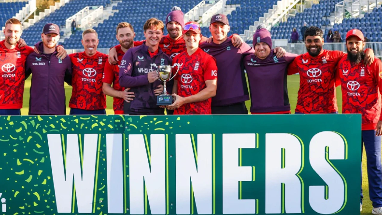 কক্সের ফিফটি আর রশিদের বোলিং ম্যাজিকে সিরিজ ইংল্যান্ডের