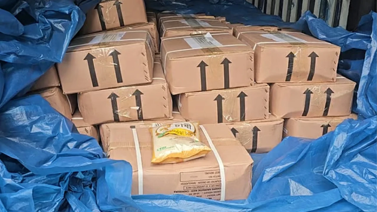 ভারতে উপহারের চাল পাঠাল অন্তর্বর্তী সরকার 