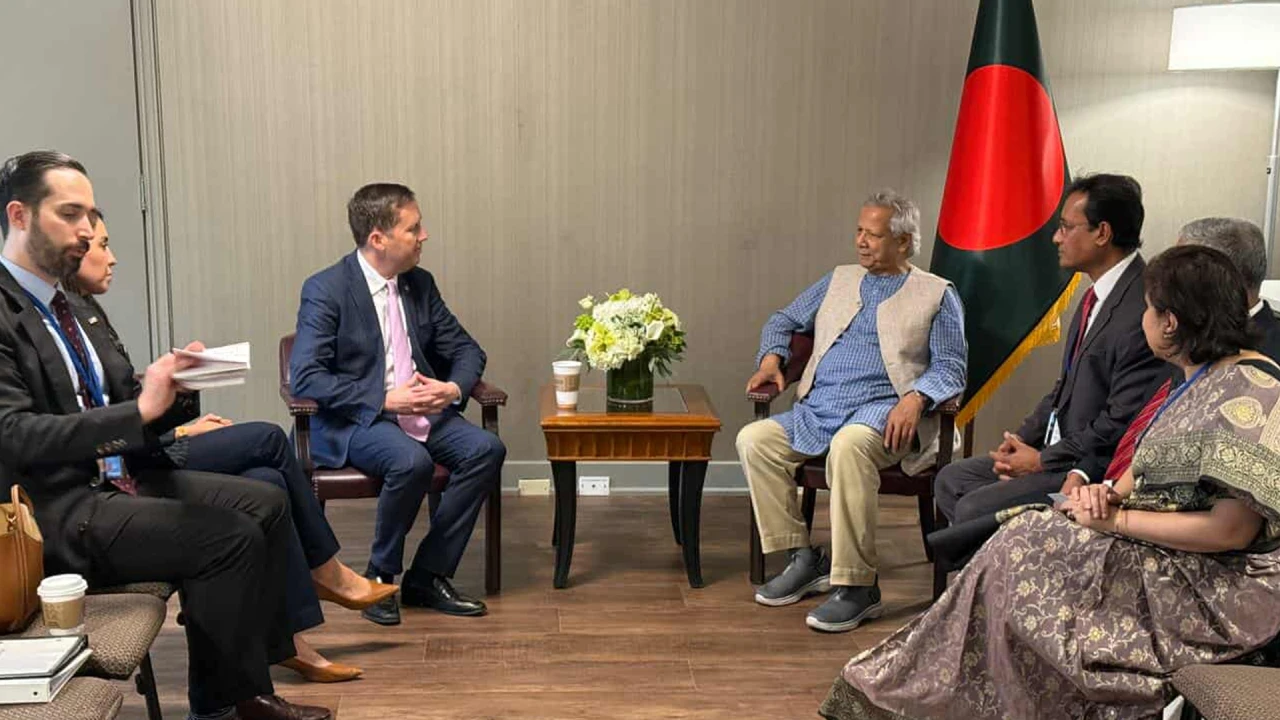 নির্বাচনের জন্য ব্যাপক প্রস্তুতি নিচ্ছে সরকার: প্রধান উপদেষ্টা