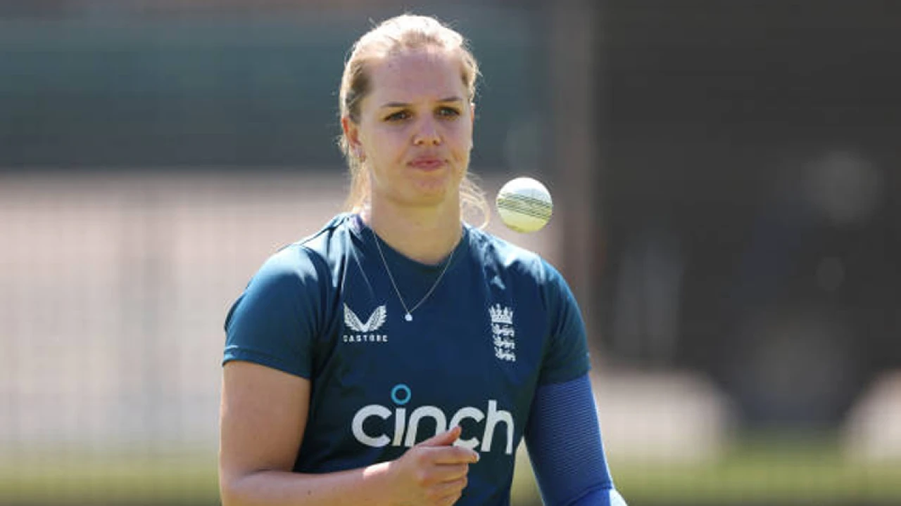 আইনজীবী হওয়ার জন্য ১৫ বছরের ক্রিকেট ক্যারিয়ার ছাড়লেন