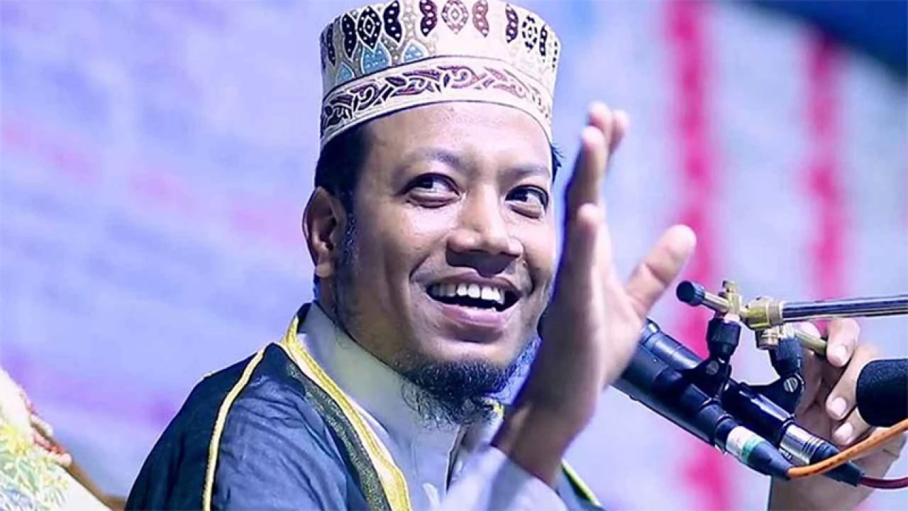 বিতর্কিত বক্তা আমির হামজাকে উকিল নোটিশ