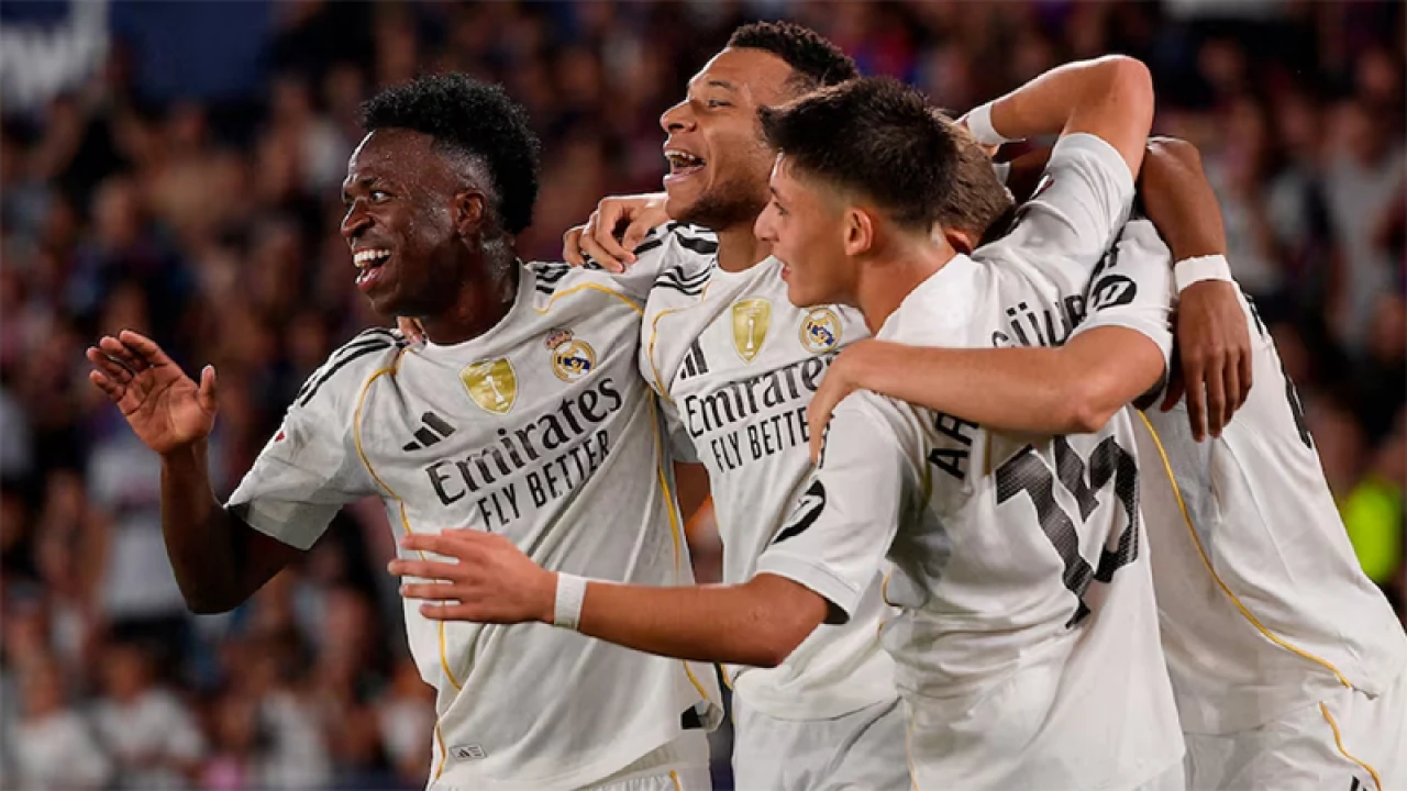 এমবাপ্পের জোড়া গোলে রিয়ালের ছয়ে ৬