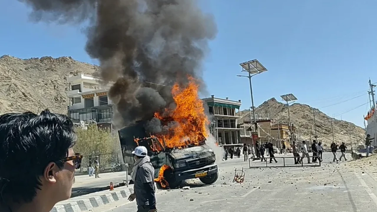 জেন জি আন্দোলনে উত্তাল ভারতের লাদাখ, কারফিউ জারি  